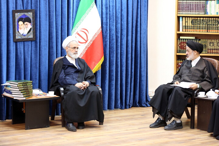 تصاویر/ دیدار اعضای ستاد مرکزی اعتکاف با آیت الله اعرافی