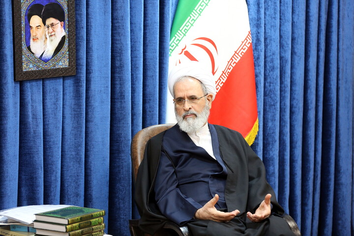 تصاویر/ دیدار اعضای ستاد مرکزی اعتکاف با آیت الله اعرافی