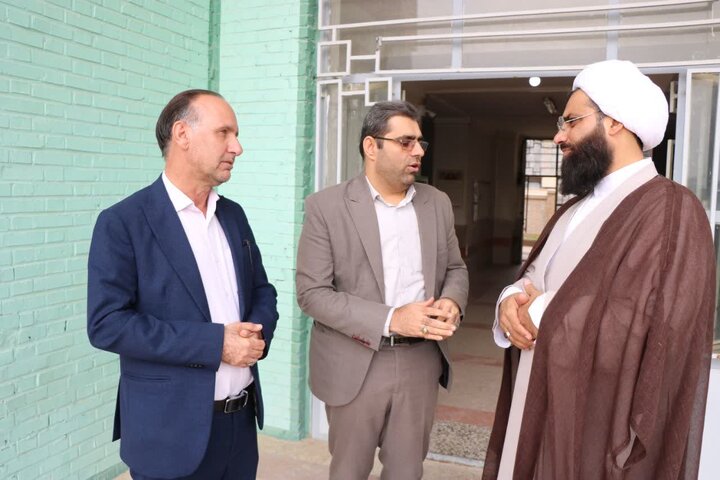 تصاویر/بازدید امام جمعه شهرستان از مدیریت آموزش و پرورش دهلران