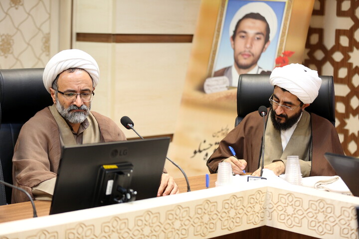 تصاویر/ نشست مسئولین امور اجتماعی و سیاسی مراکز مدیریت حوزه استانها با آیت الله اراکی