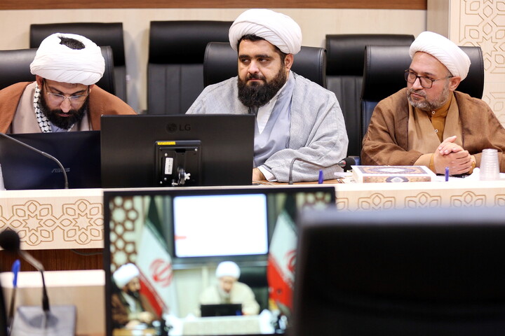 تصاویر/ نشست مسئولین امور اجتماعی و سیاسی مراکز مدیریت حوزه استانها با آیت الله اراکی