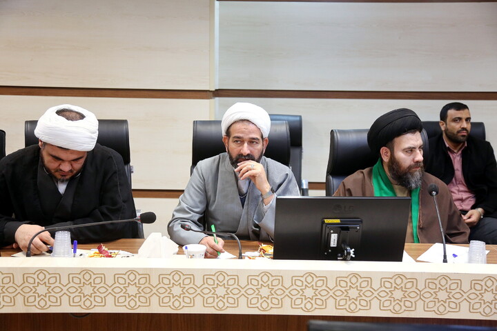 تصاویر/ نشست مسئولین امور اجتماعی و سیاسی مراکز مدیریت حوزه استانها با آیت الله اراکی