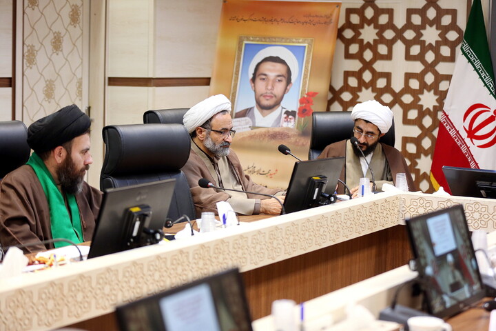 تصاویر/ نشست مسئولین امور اجتماعی و سیاسی مراکز مدیریت حوزه استانها با آیت الله اراکی