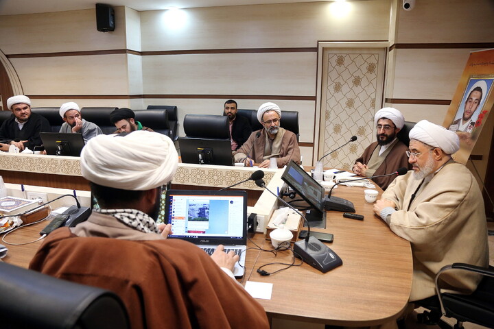 تصاویر/ نشست مسئولین امور اجتماعی و سیاسی مراکز مدیریت حوزه استانها با آیت الله اراکی