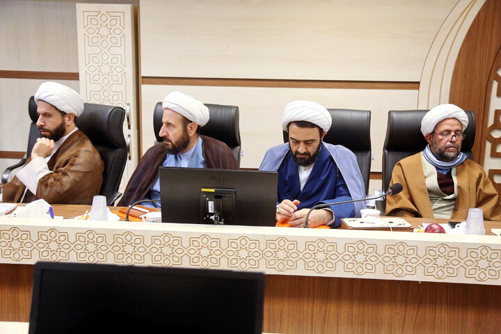 تصاویر/ نشست مسئولین امور اجتماعی و سیاسی مراکز مدیریت حوزه استانها با آیت الله اراکی