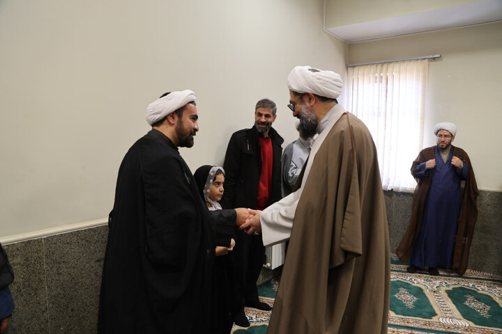 تصاویر / دیدار روحانیون شهرستان نهاوند با نماینده ولی فقیه دراستان همدان