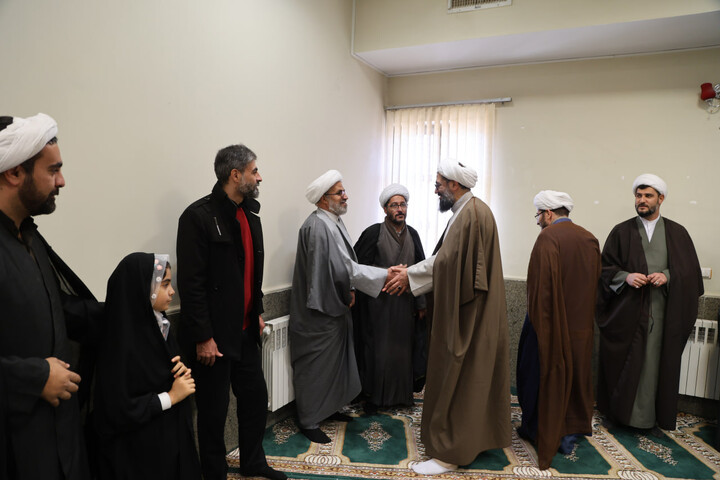 تصاویر / دیدار روحانیون شهرستان نهاوند با نماینده ولی فقیه دراستان همدان