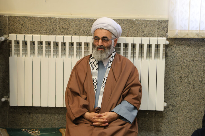 تصاویر / دیدار روحانیون شهرستان نهاوند با نماینده ولی فقیه دراستان همدان