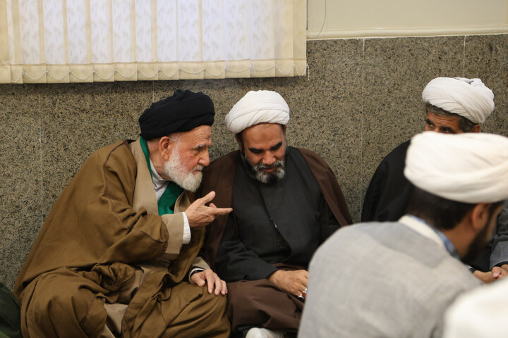 تصاویر / دیدار روحانیون شهرستان نهاوند با نماینده ولی فقیه دراستان همدان