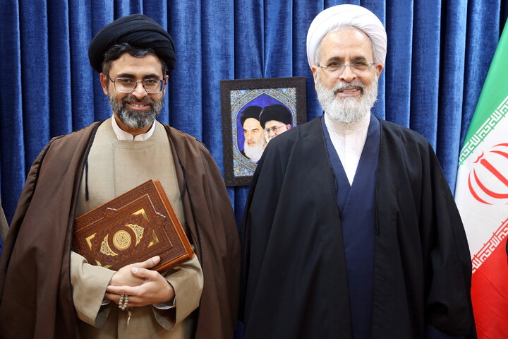 تصاویر/ عمامه گذاری طلاب توسط آیت الله اعرافی