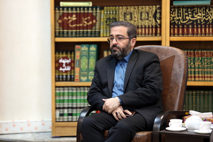 تصاویر/ دیدار رئیس جمعیت هلال احمر قم با آیت الله اعرافی