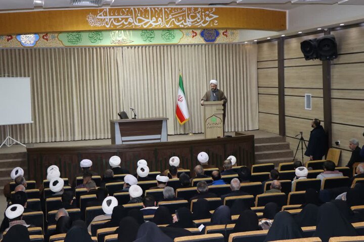 تصاویر/ نشست مبلغین ،مبلغات و خادمین اجرایی اعتکاف در مساجد شهرستان ارومیه