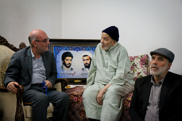 تصاویر/ تکریم اهالی رسانه‌ خبر از خانواده شهیدان محرابیان