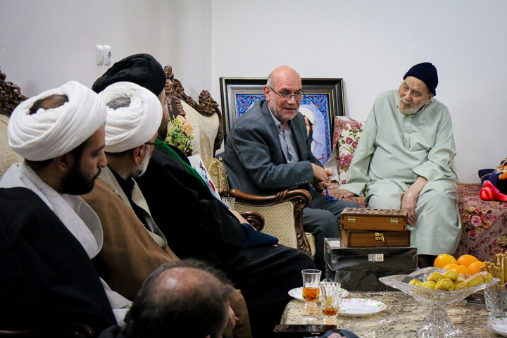 تصاویر/ تکریم اهالی رسانه‌ خبر از خانواده شهیدان محرابیان