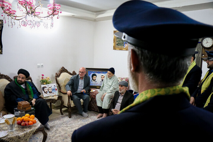 تصاویر/ تکریم اهالی رسانه‌ خبر از خانواده شهیدان محرابیان