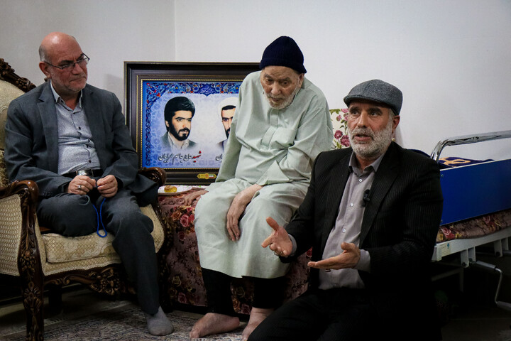 تصاویر/ تکریم اهالی رسانه‌ خبر از خانواده شهیدان محرابیان