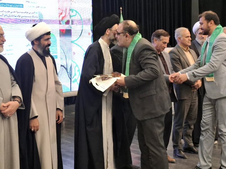 تصاویر/آیین تجلیل بیش از50 حافظ کل نهج البلاغه موسسه امیرالمومنین (ع) کاشان