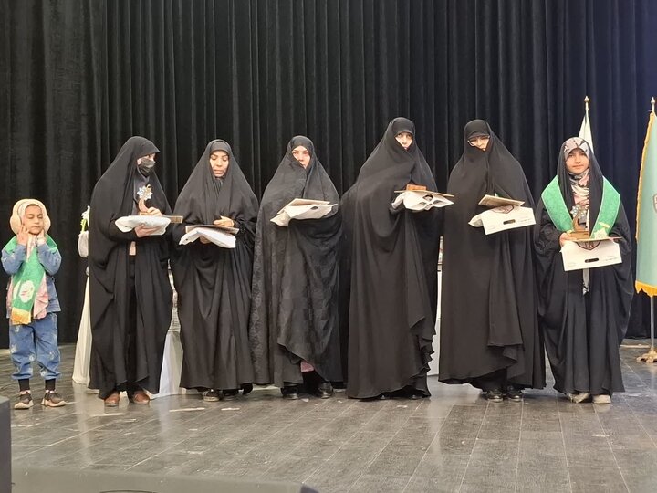 تصاویر/آیین تجلیل بیش از50 حافظ کل نهج البلاغه موسسه امیرالمومنین (ع) کاشان