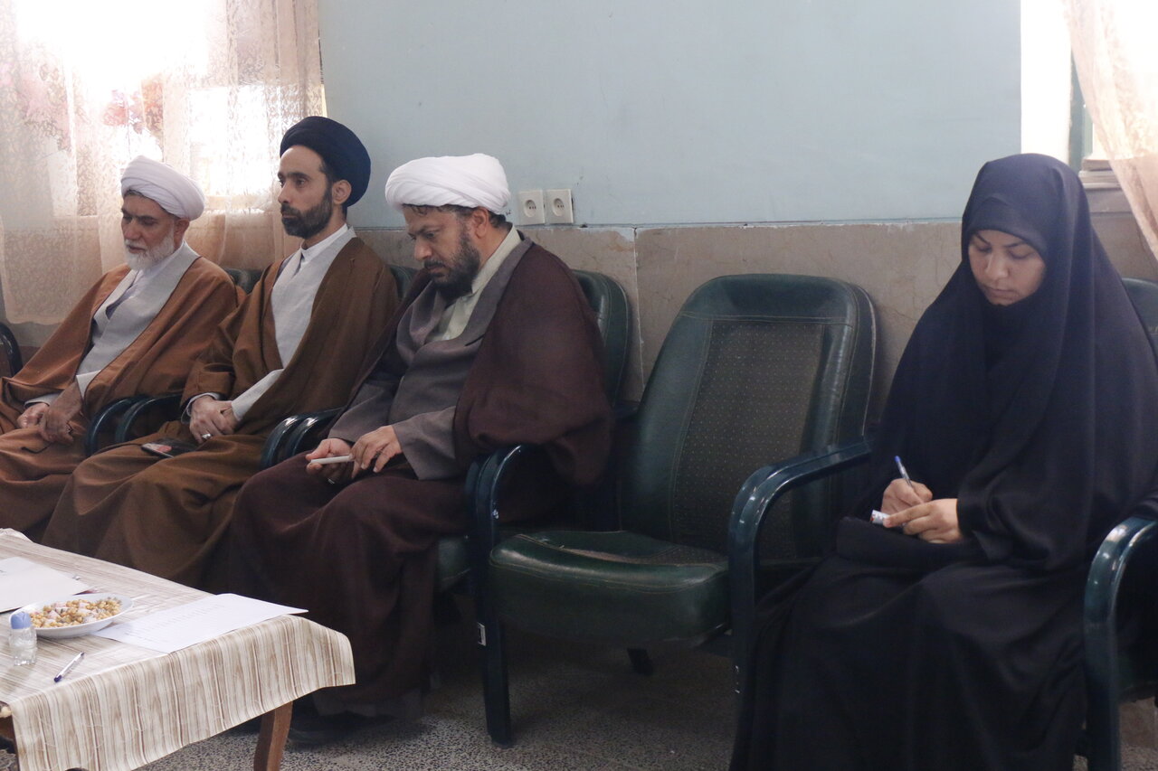 حضور معاون تبلیغ حوزه علمیه استان کرمان در مدرسه متوسطه اول دخترانه شهدای سیدآباد نرماشیر