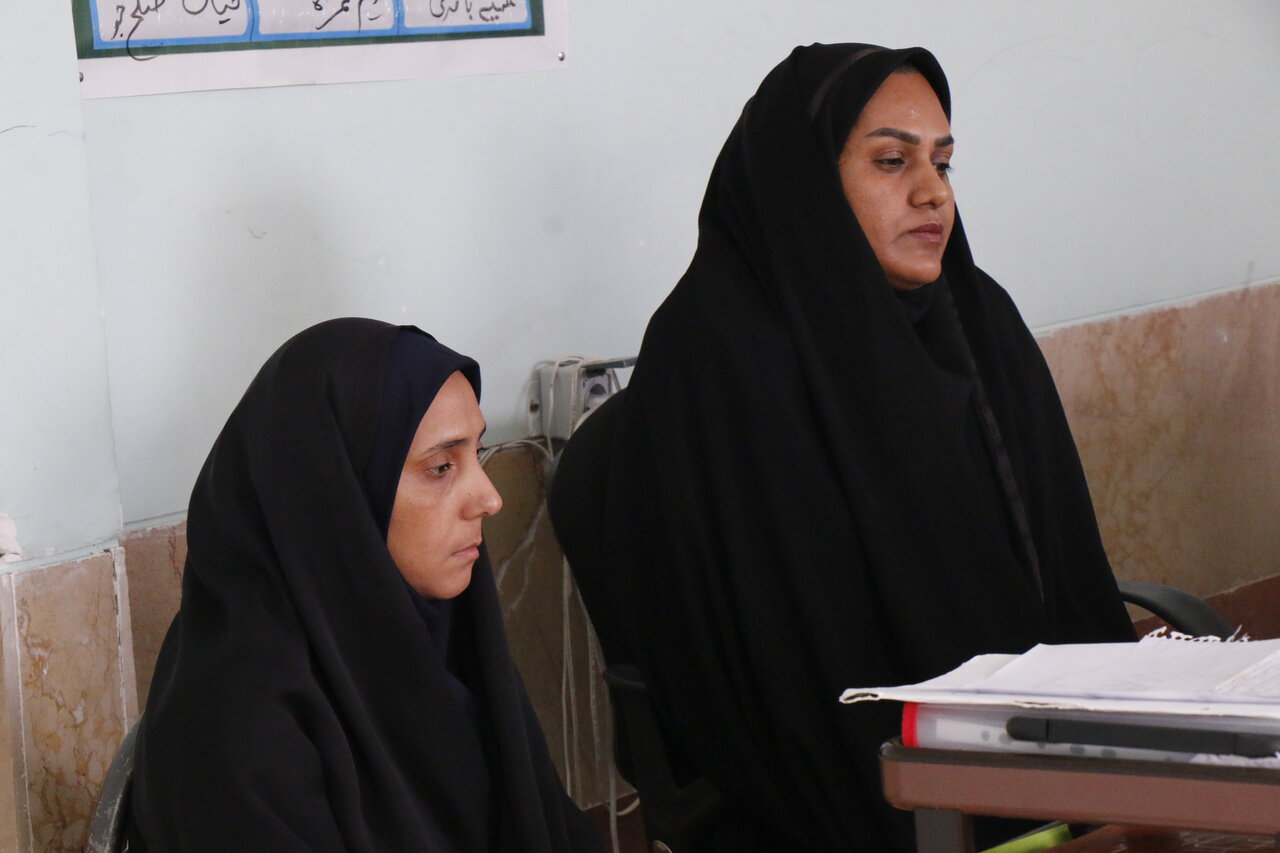 حضور معاون تبلیغ حوزه علمیه استان کرمان در مدرسه متوسطه اول دخترانه شهدای سیدآباد نرماشیر