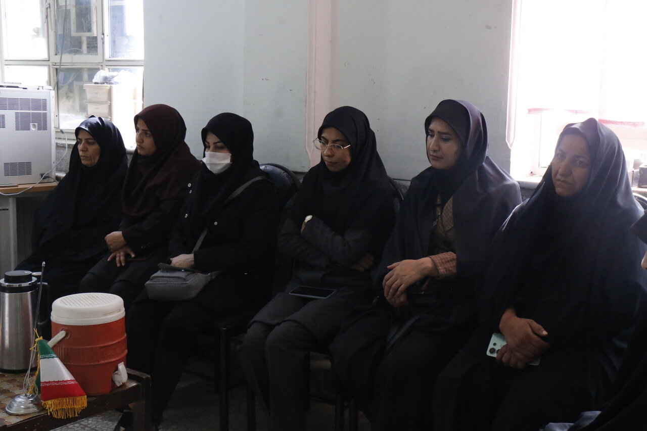 حضور معاون تبلیغ حوزه علمیه استان کرمان در دبستان پسرانه شهدای رستم‌آباد نرماشیر