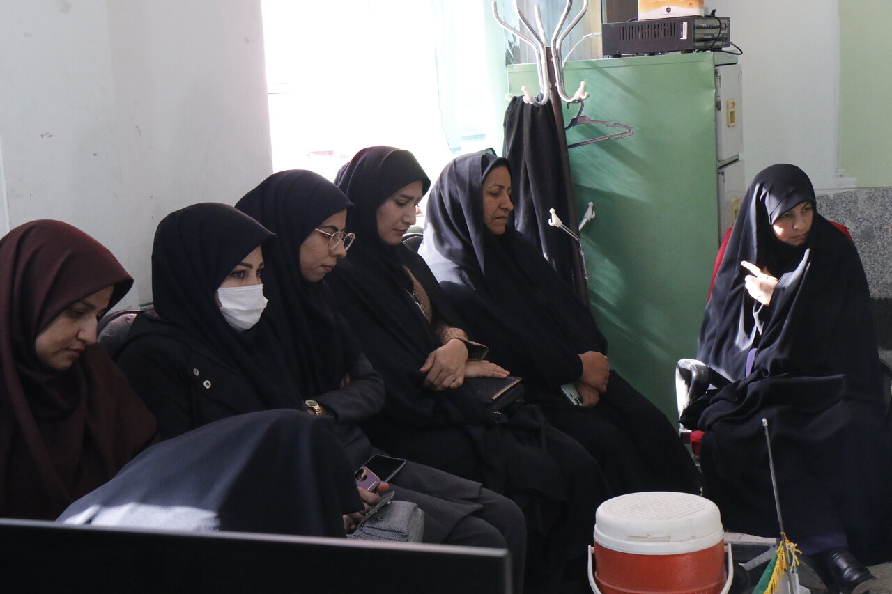 حضور معاون تبلیغ حوزه علمیه استان کرمان در دبستان پسرانه شهدای رستم‌آباد نرماشیر