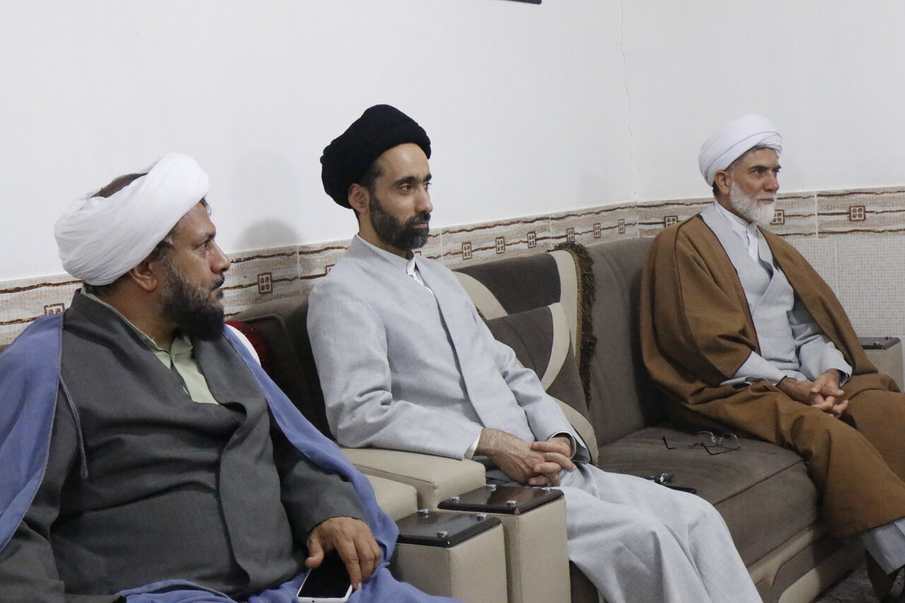 دیدار معاون تبلیغ حوزه علمیه استان کرمان با مبلغ طرح هجرت روستای محمدآباد شیخ
