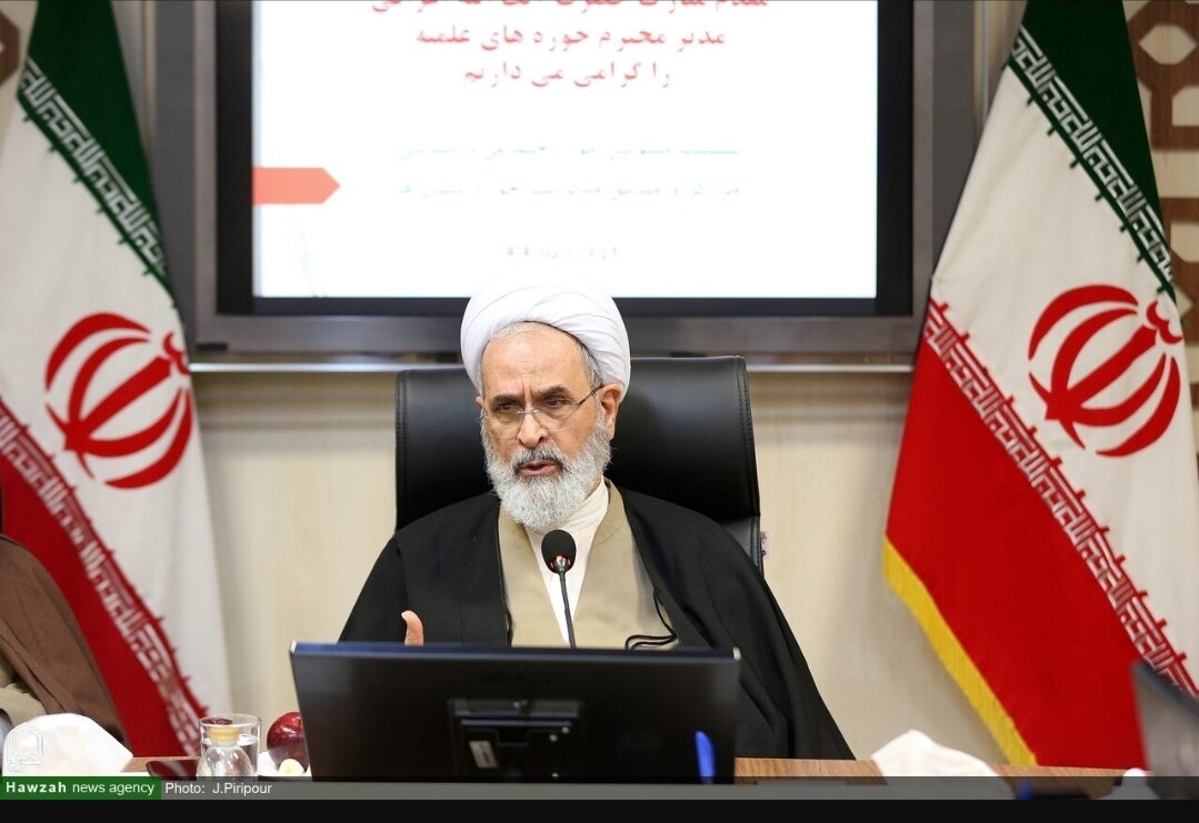 حوزه علمیه در خط مقدم مواجهه تمدنی اسلام و غرب قرار دارد