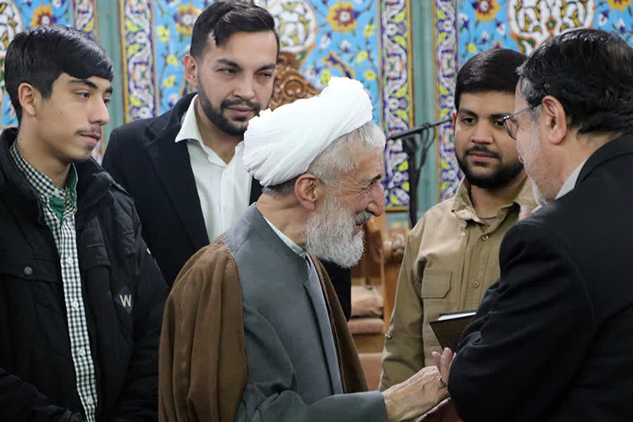 حزن مؤمن نشانه زنده بودن دل و حرکت در مسیر بندگی است