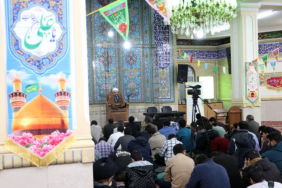 حزن مؤمن نشانه زنده بودن دل و حرکت در مسیر بندگی است