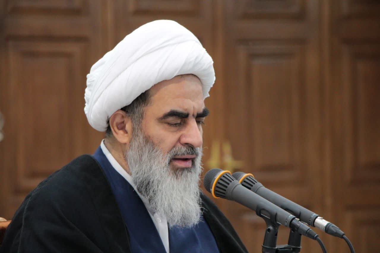 مرحوم آیت الله شفیعی خدمات فراوانی به انقلاب داشت