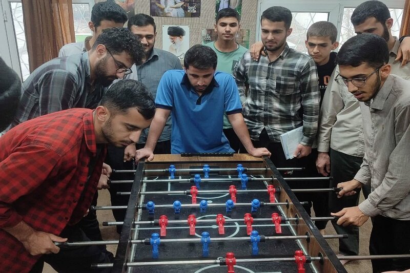مسابقات فوتبال دستی چهارمین جشنواره فرهنگی ورزشی طلاب صحنه برگزار شد+عکس