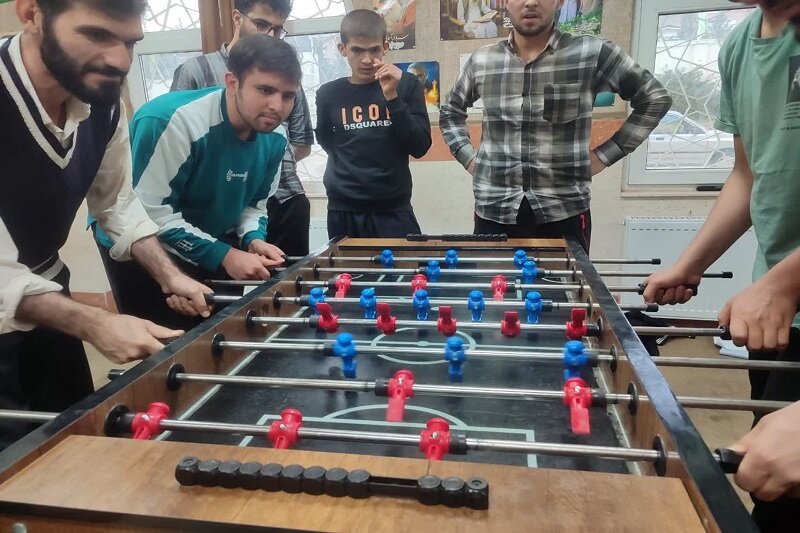 مسابقات فوتبال دستی چهارمین جشنواره فرهنگی ورزشی طلاب صحنه برگزار شد+عکس