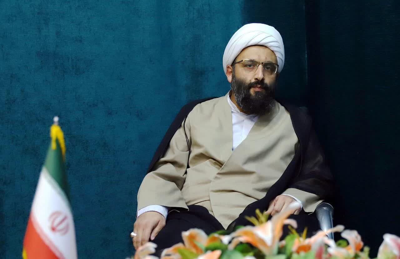 قناعت و انفاق، رمز معیشت گوارا و دوری از سختی‌ها است