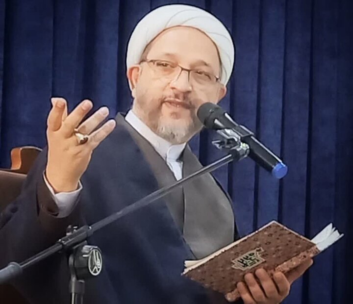 دشمن با ابزار فضای مجازی به‌دنبال تضعیف وحدت مردم است