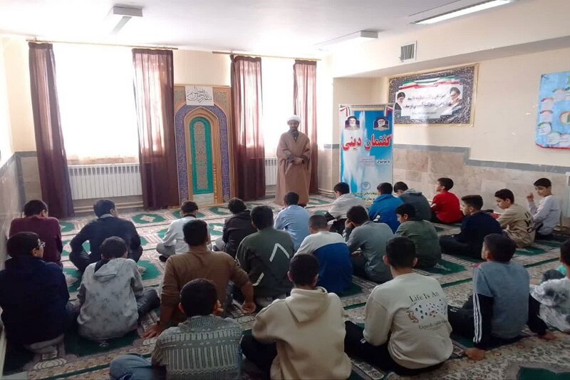 سیره اجتماعی ائمه(ع) راهنمای تعاملات امروز نسل نوجوان باشد