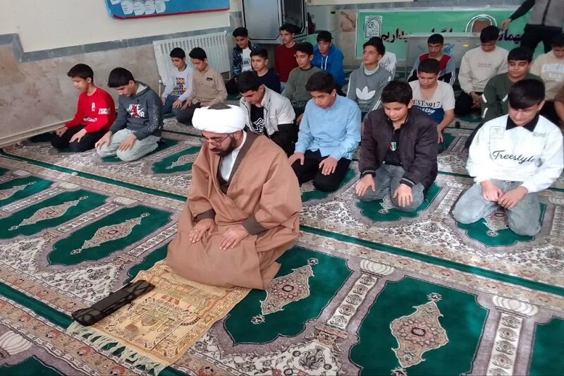 سیره اجتماعی ائمه(ع) راهنمای تعاملات امروز نسل نوجوان باشد