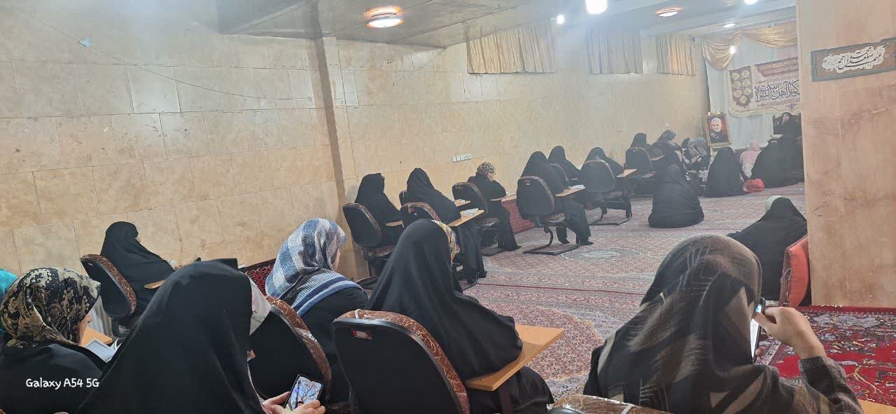 گرامیداشت حماسه ۹ دی در مدرسه کوثر زرندیه با تأکید بر ولایت‌پذیری و وحدت ملت ایران