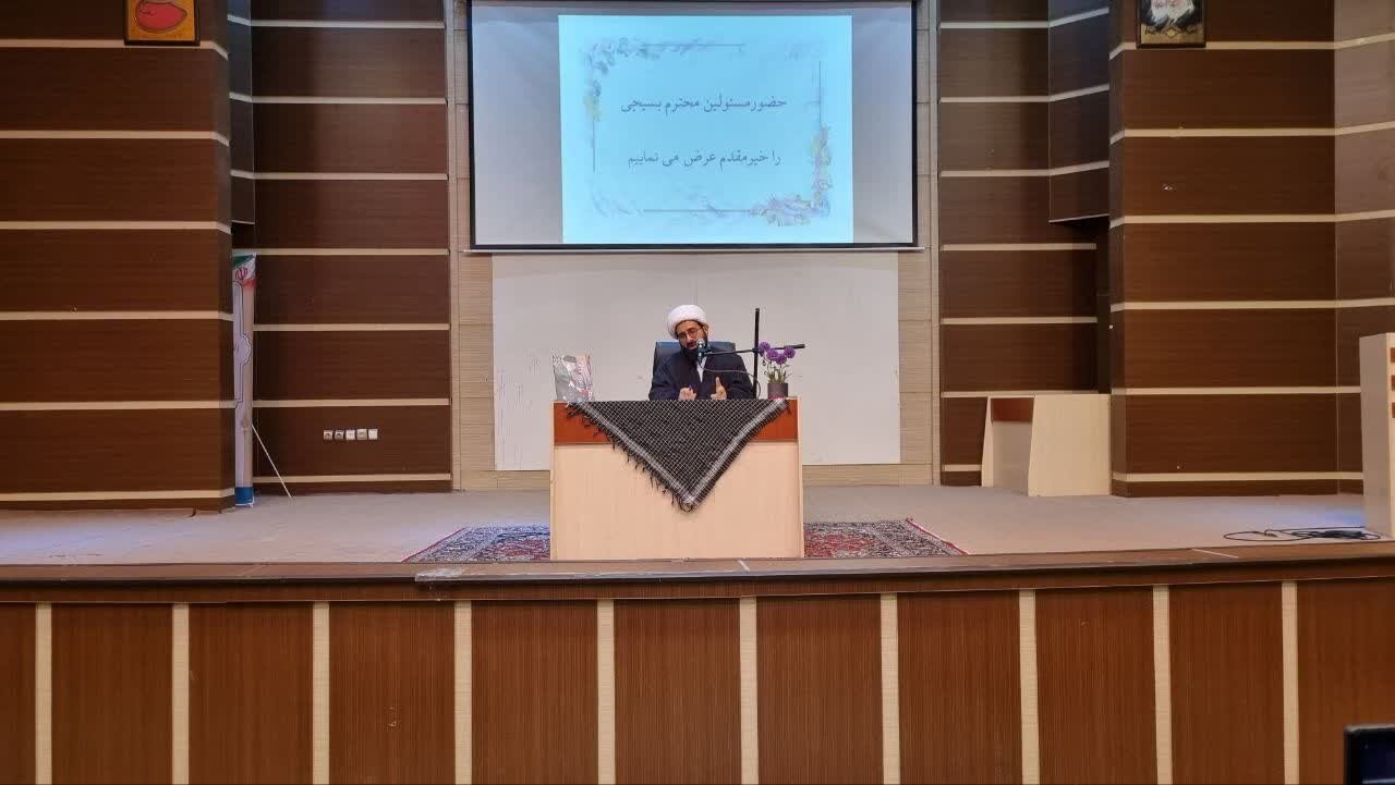 برگزاری نشست بصیرتی با تأکید بر مکتب شهید سلیمانی و جنگ روایت‌ها در ساوه