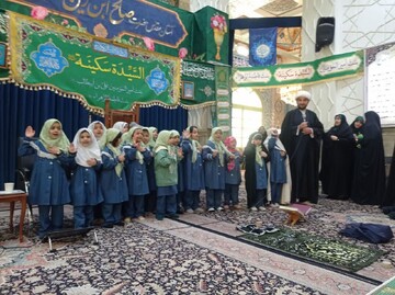 میزبانی امامزاده صالح(ع) فرحزاد از نوگلان پیش‌دبستانی