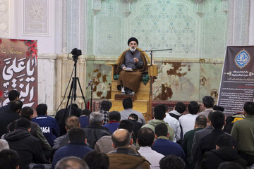 تصاویر/ برگزاری درس اخلاق در مسجد شهید مطهری