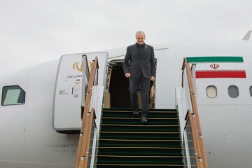 رئیس جمهور وارد شهرکرد شد