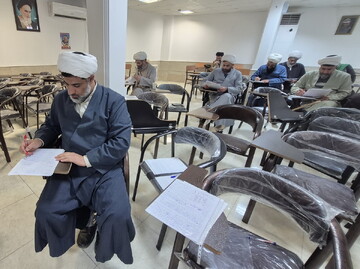 آزمون‌های ستادی مدارس علمیه منطقه کاشان به صورت متمرکز تصحیح شد
