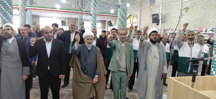 حضور مردم انقلابی و طلاب حوزه علمیه ولیعصر(عج) شهرستان انار در اجتماع یوم‌الله نهم دی