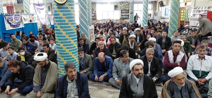 حضور مردم انقلابی و طلاب حوزه علمیه ولیعصر(عج) شهرستان انار در اجتماع یوم‌الله نهم دی