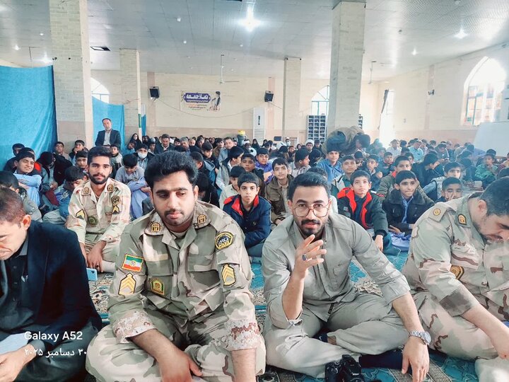 سخنرانی سرهنگ اسلام حاجب در مراسم یوم‌الله ۹ دی با حضور طلاب و اساتید حوزه علمیه پیامبر اعظم(ص) در مسجد جامع