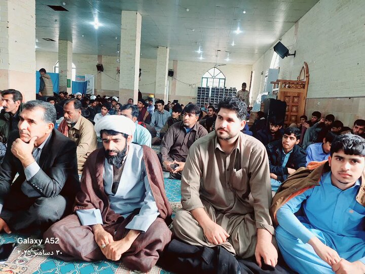 سخنرانی سرهنگ اسلام حاجب در مراسم یوم‌الله ۹ دی با حضور طلاب و اساتید حوزه علمیه پیامبر اعظم(ص) در مسجد جامع