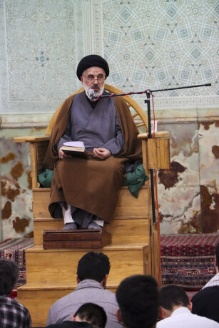 تصاویر/ درس اخلاق حجت الاسلام والمسلمین یزدان پناه در مسجد شهید مطهری