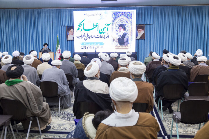 دیدار جمعی از ائمه جماعات مساجد یزد با نماینده ولی فقیه در استان