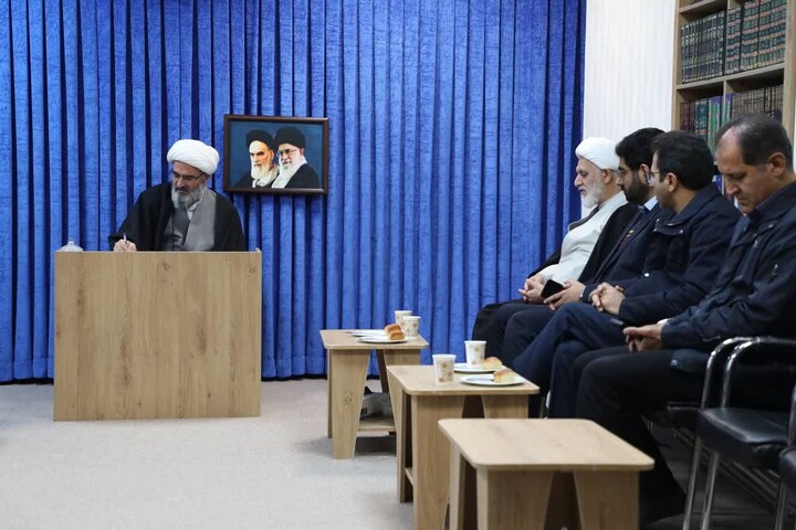 تصاویر/ نماینده ولی فقیه در استان سمنان در دیدار با سرپرست دانشگاه آزاد اسلامی استان سمنان